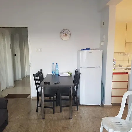 Modern Mackenzie Beach Apartament Larnaca